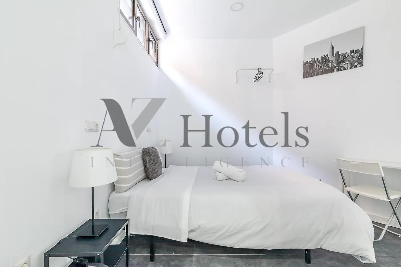 Ayz Ulises - Auto Check-In Property Мадрид Испания