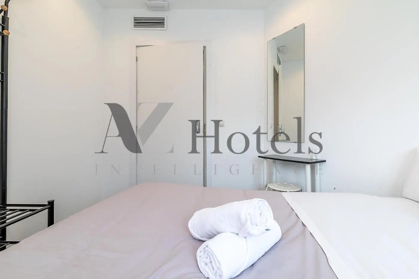 Ayz Ulises - Auto Check-In Property Мадрид 0*,  Испания
